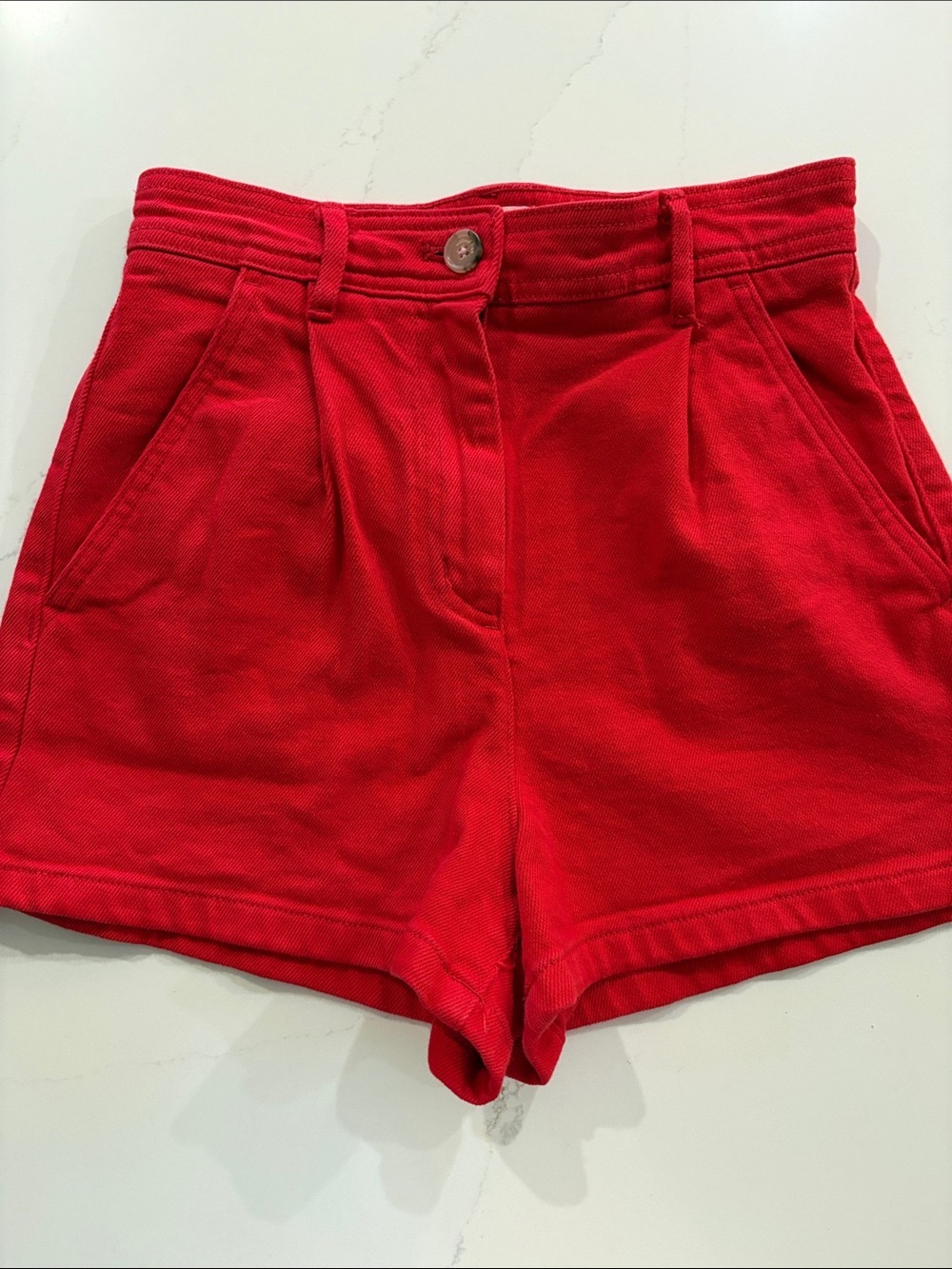 Wilfred High-Waist Red Pleated Jeans 2'' Shorts size 0